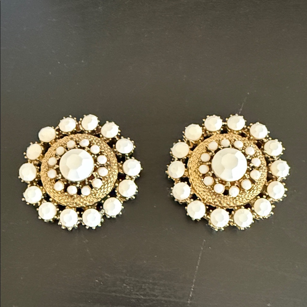 Lindsay Phillips Gold and White Circle Interchangeable Snaps!